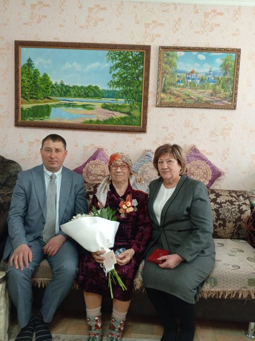 Юбилейные медали были вручены труженикам тыла Бурдинского сельского поселения