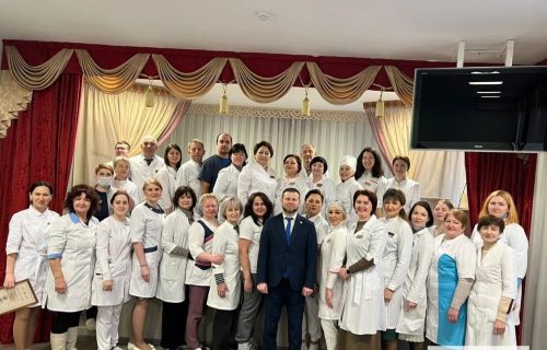 Тукай районы хастаханәсендә хезмәткәрләрне бүләкләделәр