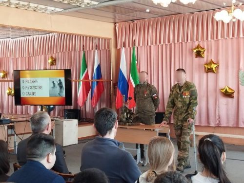 Махсус хәрби операциядә катнашкан сугышчы һәм Әфганистан ветераны белән очрашу узды