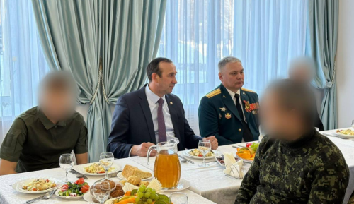 Камил Нәҗмиев хәрбиләр белән очрашты