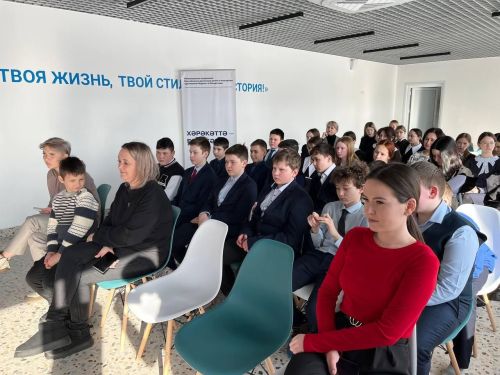 Укучылар район герое белән очраштылар