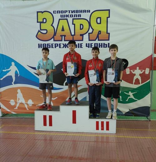 Безнең бадминтончылар бөтен пьедесталны яуладылар
