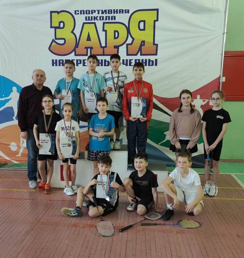Безнең бадминтончылар бөтен пьедесталны яуладылар