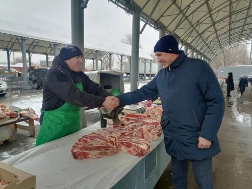 Башкарма комитет җитәкчесе Камил Нәҗмиев авыл хуҗалыгы ярминкәсендә булды