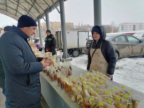 Башкарма комитет җитәкчесе Камил Нәҗмиев авыл хуҗалыгы ярминкәсендә булды