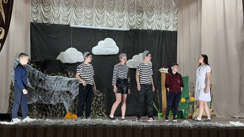 «Театр – безнең киләчәк көннәребез өчен файдалы вә өметле бер нәрсә», Г. Тукай.