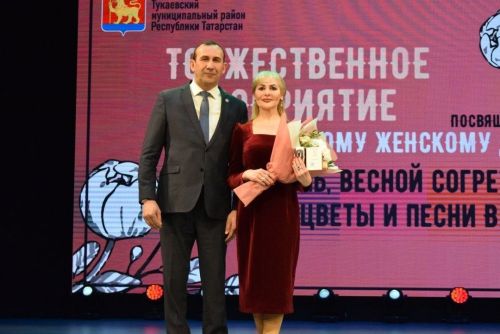 8 марта  - в ДК «Энергетик» провели праздник