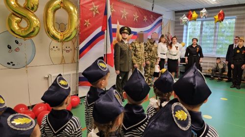 Празднование Дня Победы – важное событие для всех людей нашей страны. Оно не может пройти незамеченным и для дошкольников