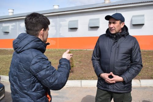 Камил Нәҗмиев чәчү эшләренә әзерлекне тикшерде