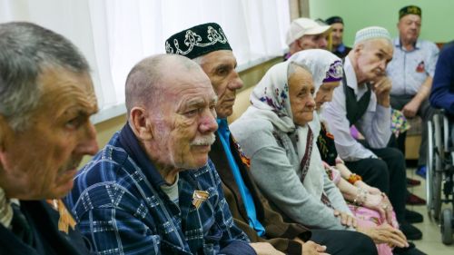 Визит добра и единства: Имам и Епископ подарили тепло тем, кто в нем нуждается