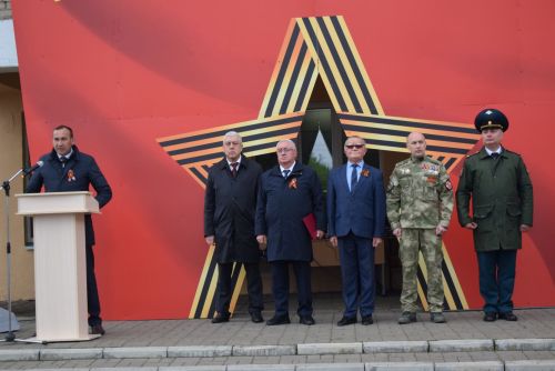 Страна не забудет героев!