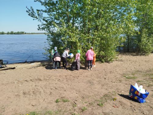 Бәтке авылы халкы Кама ярын чистарту буенча экологик акция үткәрде
