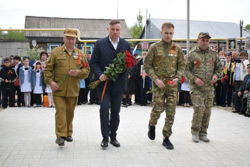 В селе Таш-Кичу открыли мемориальный комплекс в честь героев