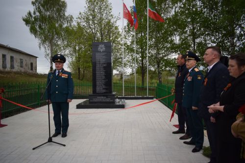 В селе Таш-Кичу открыли мемориальный комплекс в честь героев