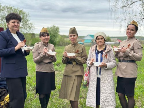 80 лет Великой Победе: память, концерт и фронтовая каша в деревне Авлаш