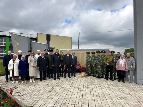 Руководитель Исполнительного комитета Камиль Назмиев принял участие в торжествах в честь 80-летия Победы в селе Тлянче-Тамак