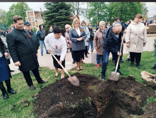 Акция «Дерево Победы» в парке «Зелёный островок».