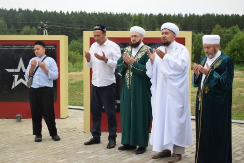 Инсаф хәзрәт Сәүбәнов имам-мөхтәсиб итеп яңадан сайланды