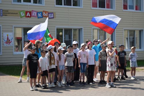 «Балкыш» лагерында Россия көне уңаеннан якты бәйрәм узды