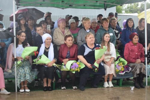 Биклән авылында сугыш хәрәкәтләрендә катнашучыларга һәйкәл ачу тантанасы