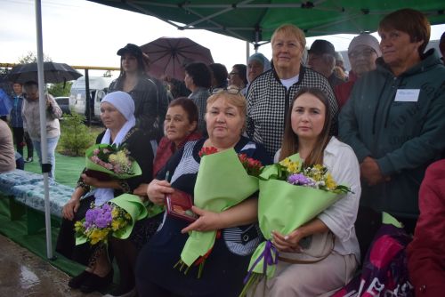 Биклән авылында сугыш хәрәкәтләрендә катнашучыларга һәйкәл ачу тантанасы