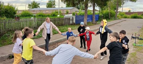 А у нас во дворе — весёлые игры!