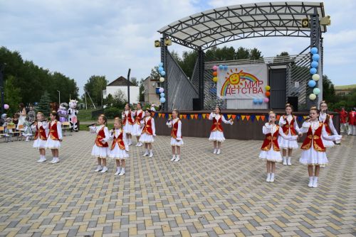 «Солнечный» паркында балачак бәйрәме узды