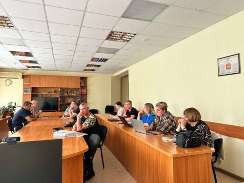 Тукай районы хакимиятендә СНТ рәисләре белән киңәшмә узды