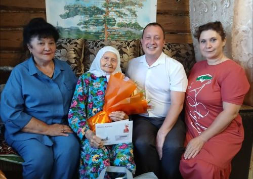 Вдова участника ВОВ и труженица тыла Тагзима Ахметова отметила 95-летний юбилей