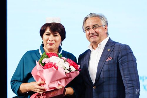 Тарихны саклаган өчен бүләк