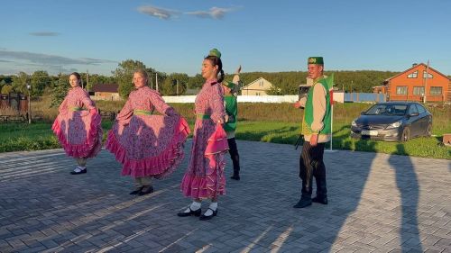 Мәләкәс мәдәният йорты артистлары Калинин авылында концерт уздырды