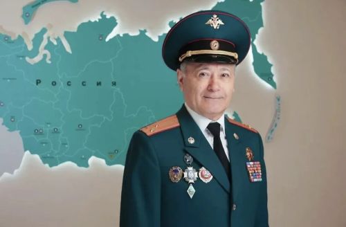Ташкичүдә туып-үскән, Россиянең атказанган төзүчесе Рөстәм Гатауллин район халкына ярдәм итте