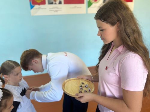 Первоклассники Мусабай-Заводской школы вступили в «Орлята России»