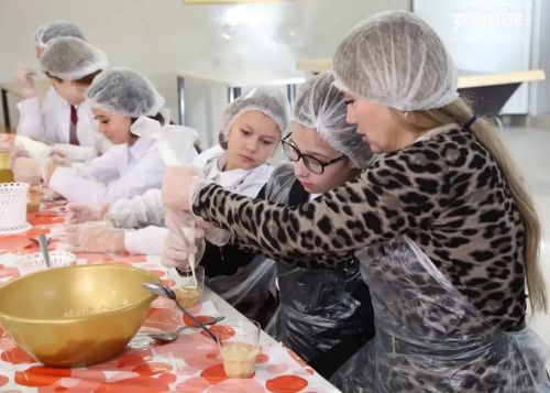 В школе поселка Круглое Поле прошел кулинарный мастер-класс в рамках проекта «Ты не один»
