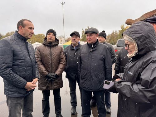 На стадионе «Строитель» прошла праздничная ярмарка