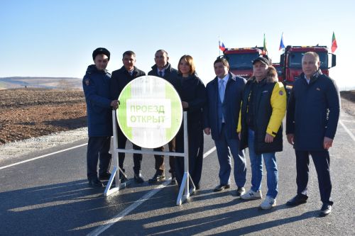 В Иштеряково открыли новую автомобильную дорогу