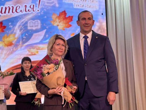 «Илебезнең киләчәге — сезнең кулларда»: Тукай районында Укытучылар көнен билгеләп үттеләр