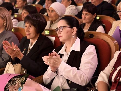 День учителя: Тукаевский район чествует тех, в чьих руках — будущее страны