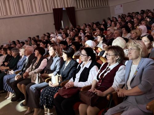 День учителя: Тукаевский район чествует тех, в чьих руках — будущее страны