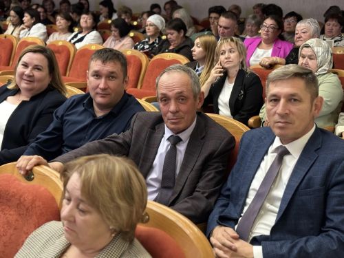 День учителя: Тукаевский район чествует тех, в чьих руках — будущее страны