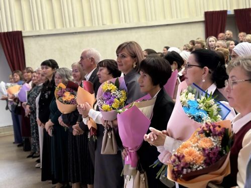 «Илебезнең киләчәге — сезнең кулларда»: Тукай районында Укытучылар көнен билгеләп үттеләр