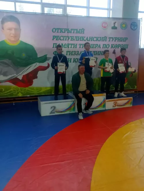 Тукай районы көрәшчеләре Алабугадан җиңү белән кайтты