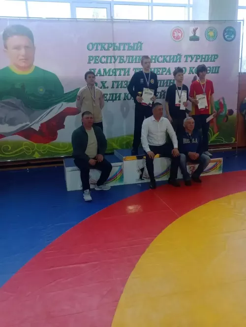 Тукай районы көрәшчеләре Алабугадан җиңү белән кайтты