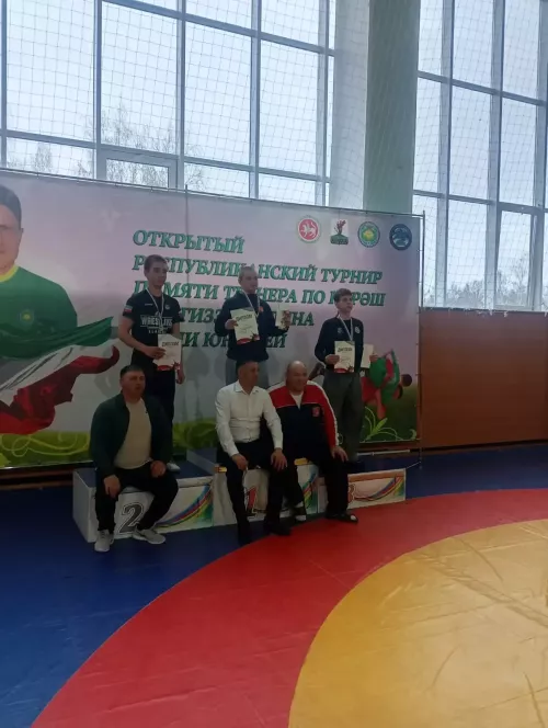 Тукай районы көрәшчеләре Алабугадан җиңү белән кайтты