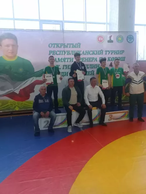 Тукай районы көрәшчеләре Алабугадан җиңү белән кайтты