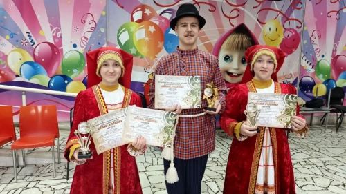 Мәләкәс артистлары «Яшә, чишмә!» конкурсыннан зур җиңүләр белән кайтты