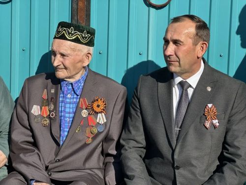 Йөз яшьлек Җиңү язы: Шәүкәт ага Әхмәтнәҗиповны бәйрәм белән котладылар