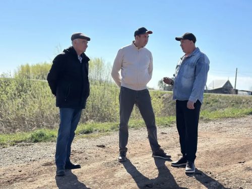 Глава Тукаевского района проинспектировал ход весенне-полевых работ
