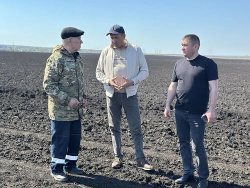Глава Тукаевского района проинспектировал ход весенне-полевых работ