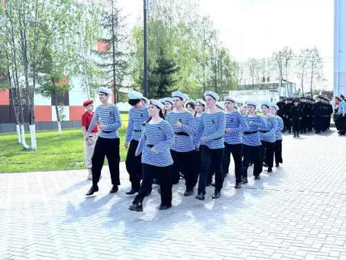 В поселке Новый прошел торжественный парад поколений